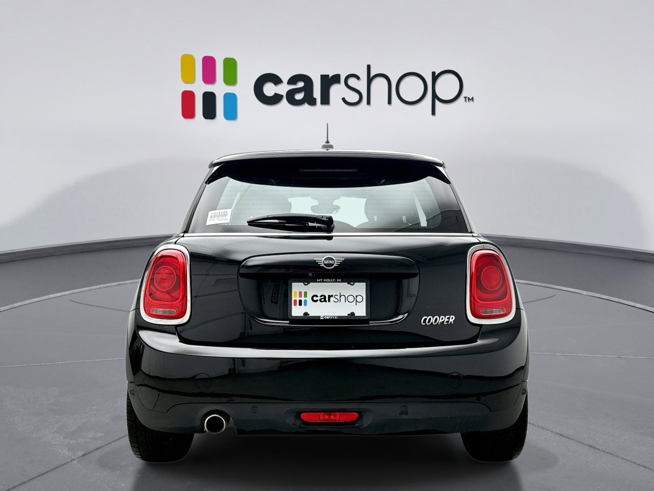 Used 2021 MINI Cooper 2-Door Hardtop image 4