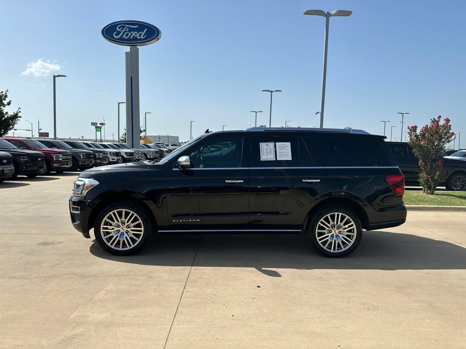 Certified 2023 Ford Expedition Platinum RWD image 2