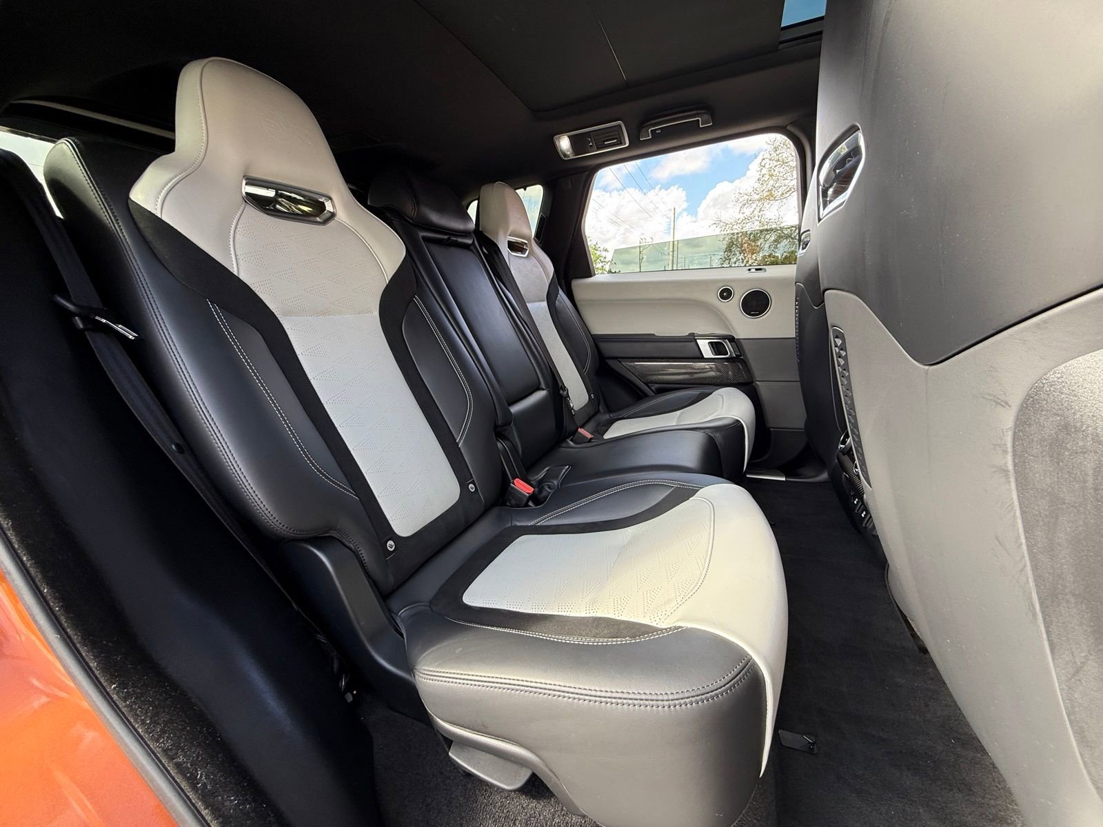 Used 2020 Land Rover Range Rover Sport SVR image 22