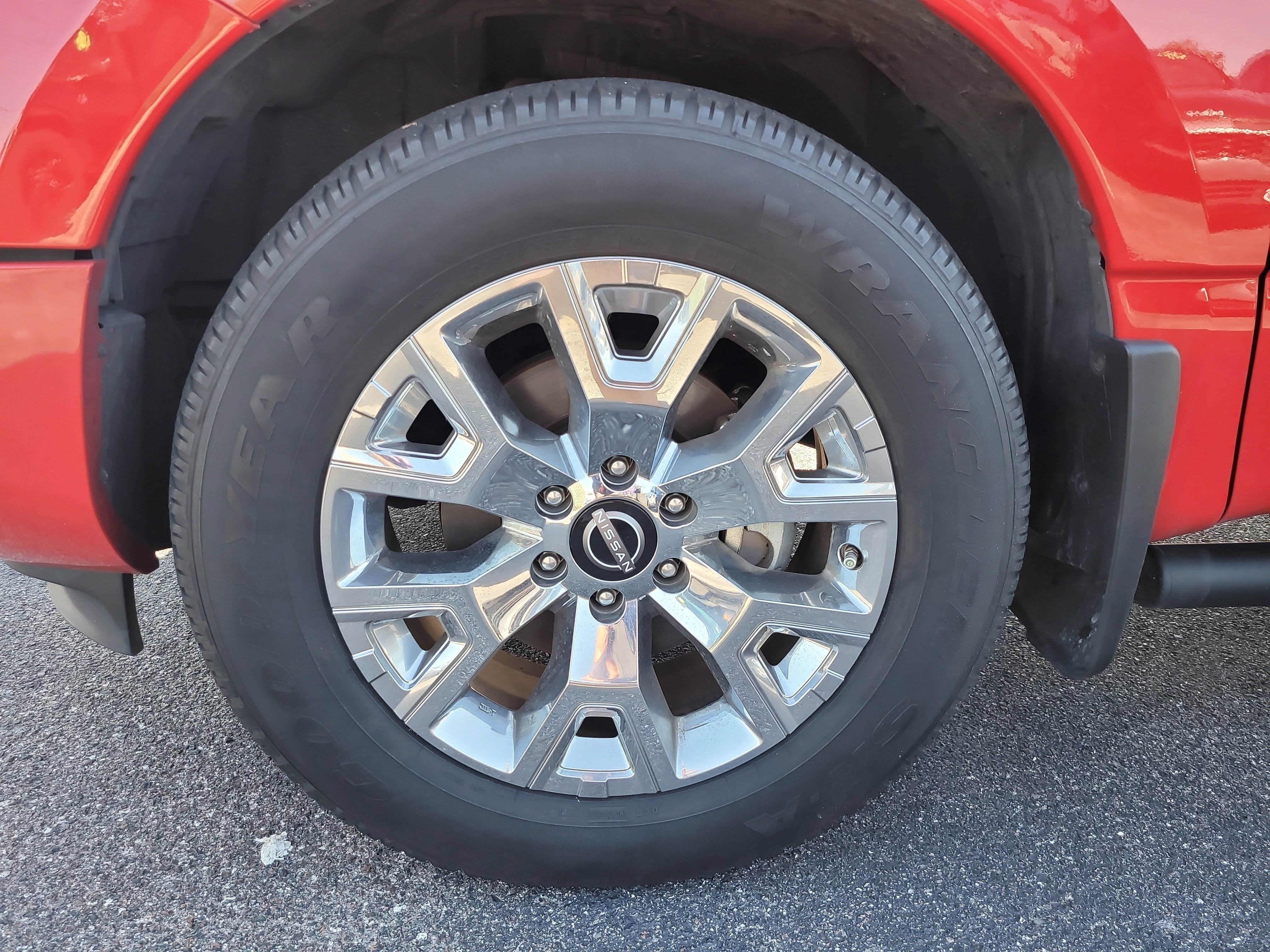 Used 2023 Nissan Titan SV w/ SV Convenience Package RWD image 10