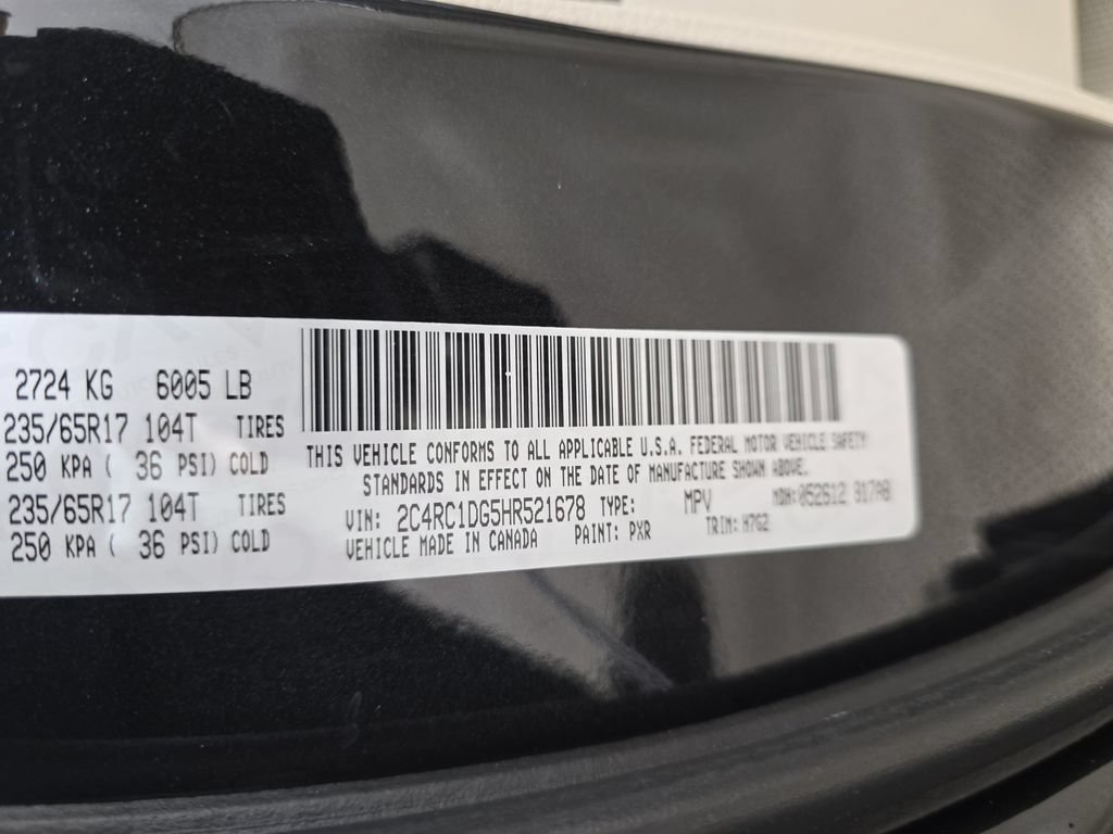 Used 2017 Chrysler Pacifica Touring w/ Tire & Wheel Group FWD image 34