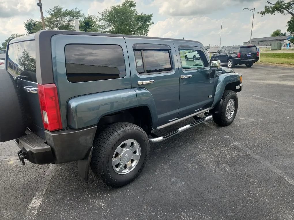 Used 2007 HUMMER H3 AWD/4WD image 4