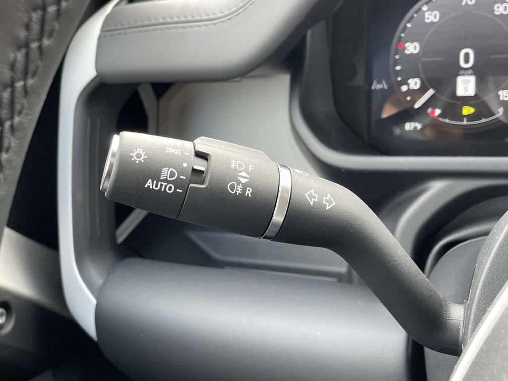 New 2026 Land Rover Defender 130 X-Dynamic SE AWD/4WD image 38