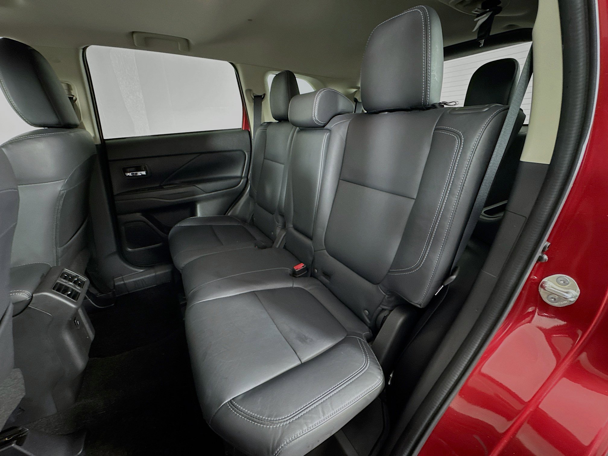 Used 2019 Mitsubishi Outlander SEL image 24