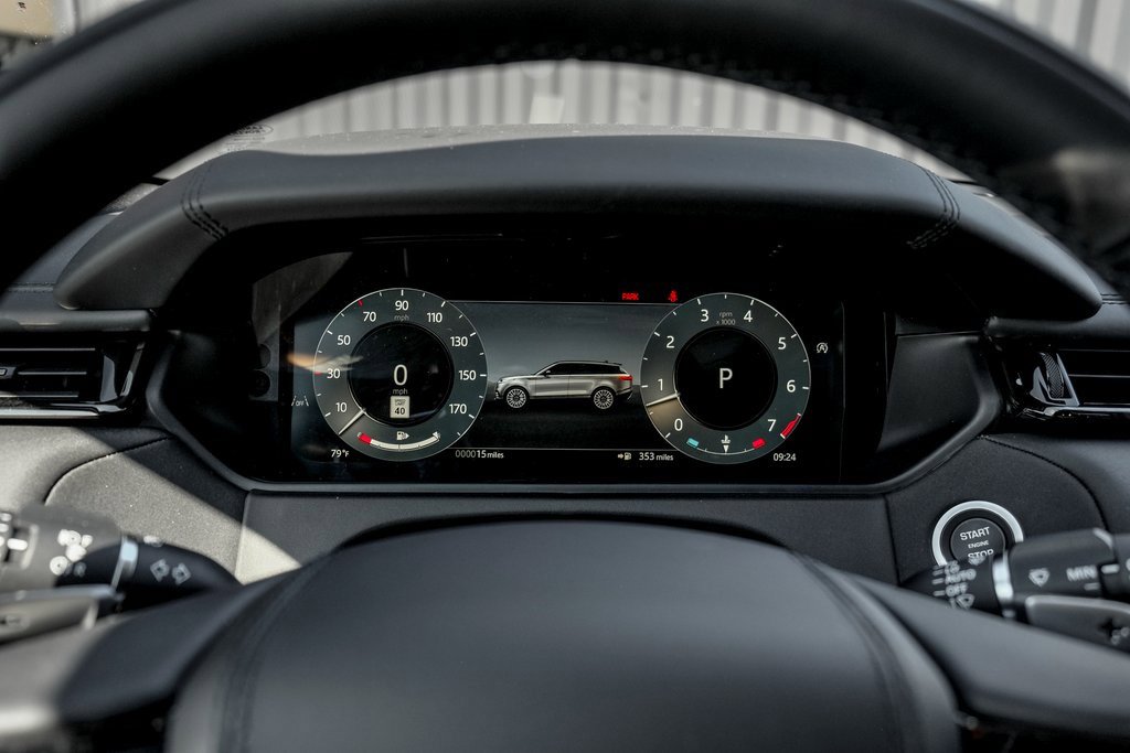 New 2026 Land Rover Range Rover Velar Dynamic SE image 12