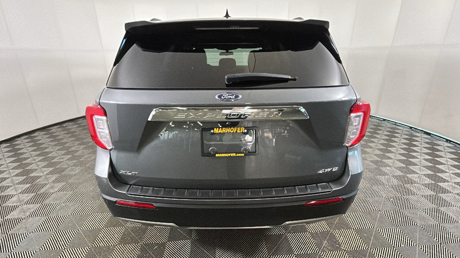 Used 2023 Ford Explorer XLT w/ Equipment Group 202A AWD/4WD image 4