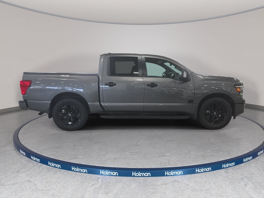 Used 2024 Nissan Titan SV w/ SV Convenience Package RWD image 5