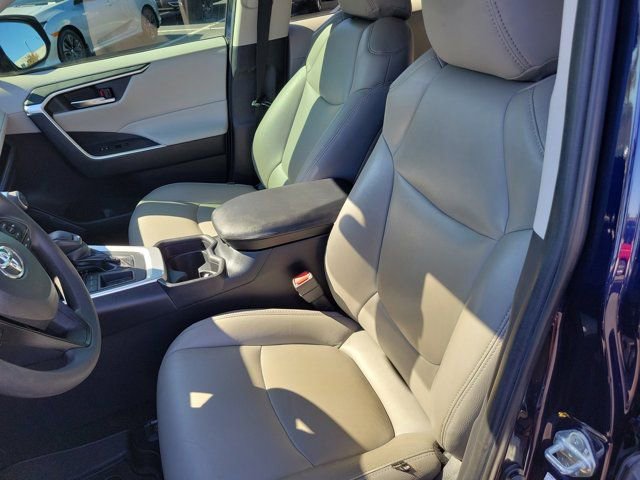 Used 2019 Toyota RAV4 XLE w/ Convenience Package image 19