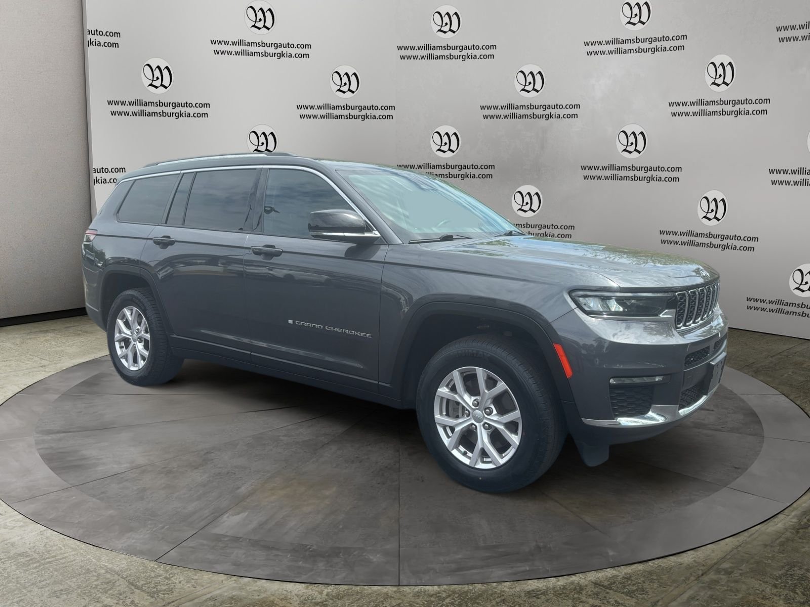 Used 2022 Jeep Grand Cherokee L Limited w/ Trailer Tow Group (B) RWD image 7