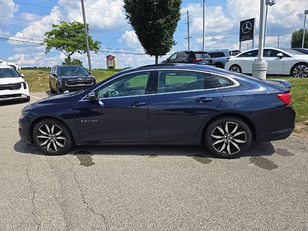 Used 2017 Chevrolet Malibu LT FWD image 10