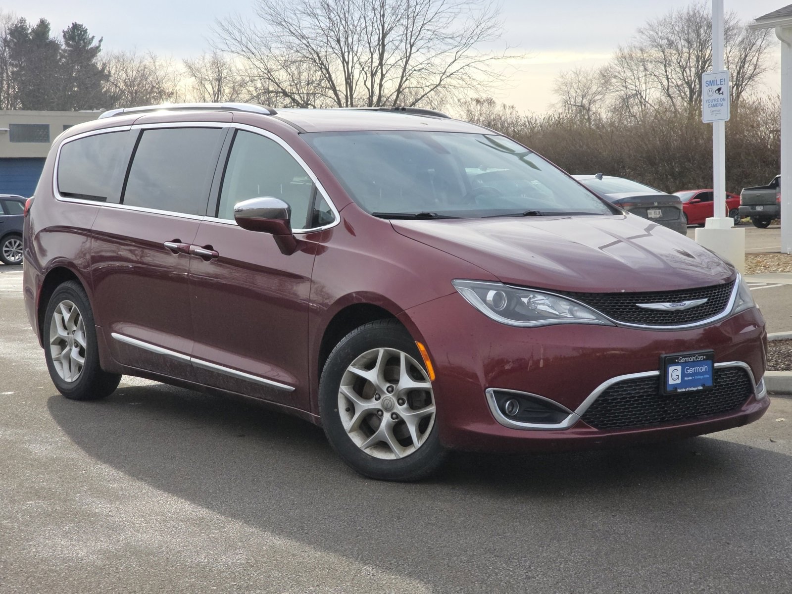 Used 2020 Chrysler Pacifica Limited image 2