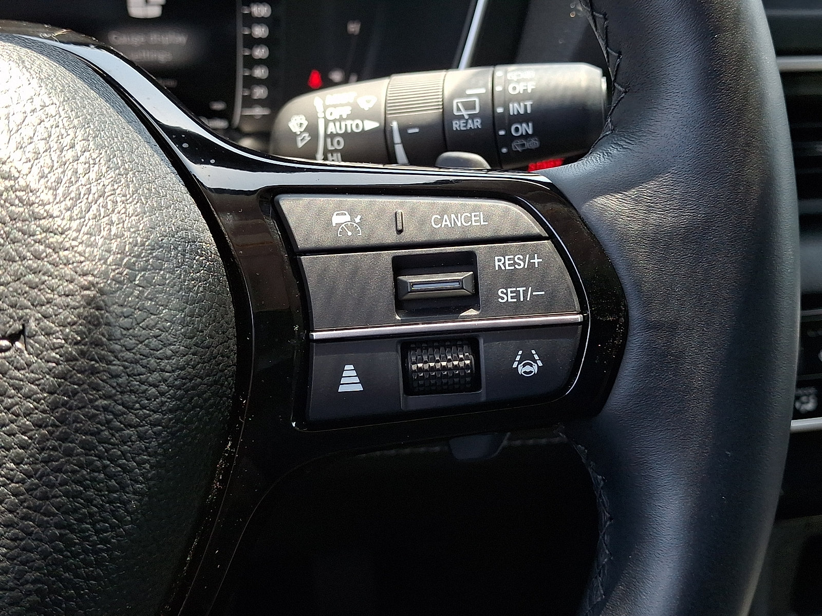 Used 2025 Honda Pilot Elite image 23