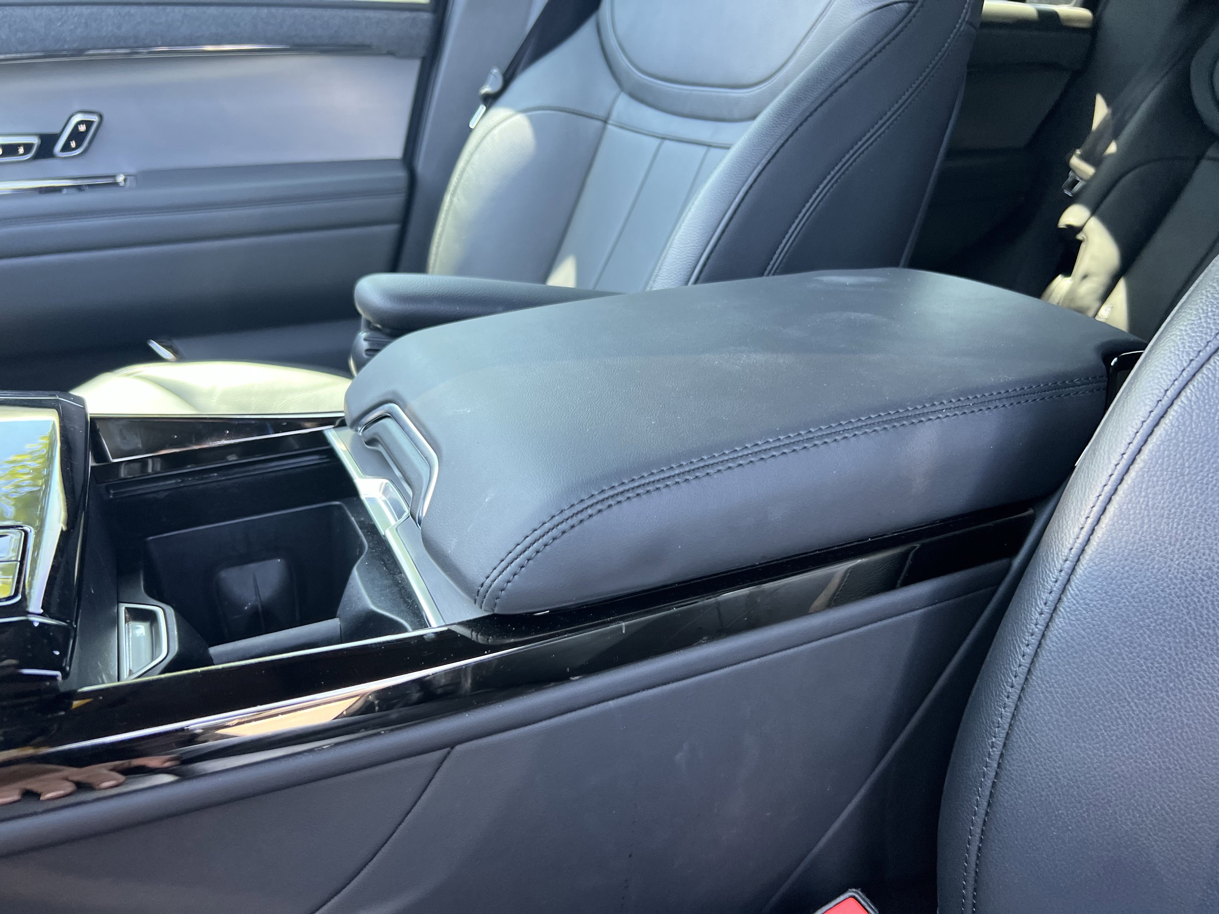 Used 2025 Land Rover Range Rover Sport S AWD/4WD image 18