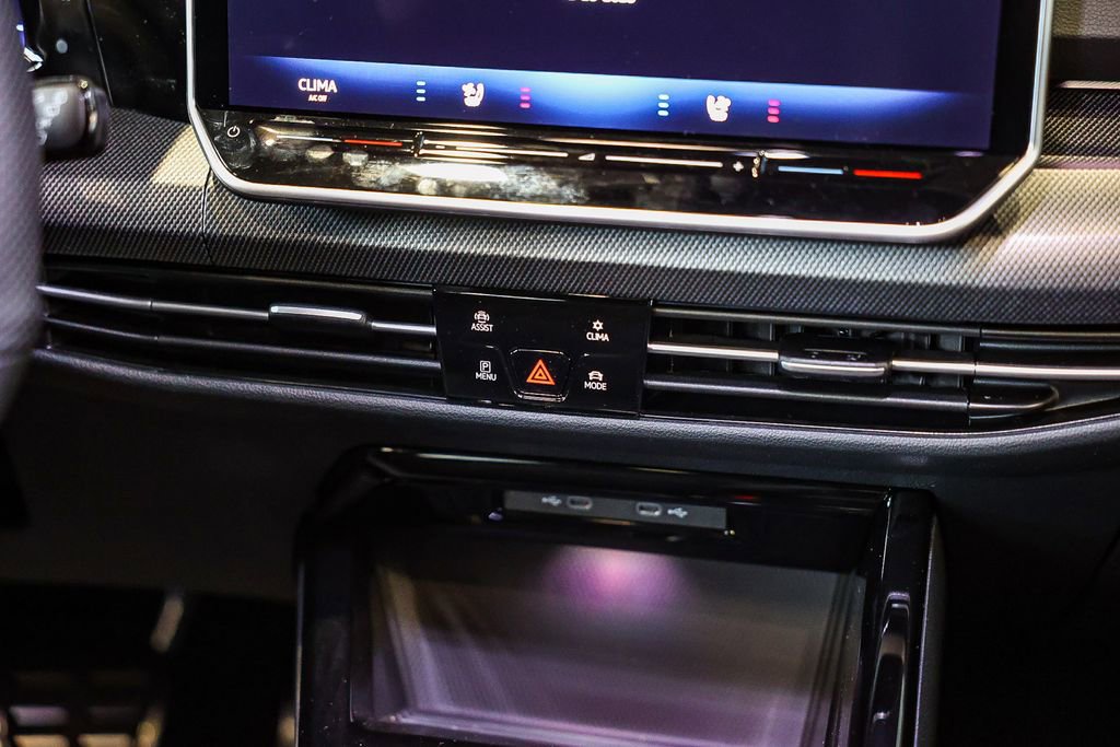 New 2026 Volkswagen Golf image 21