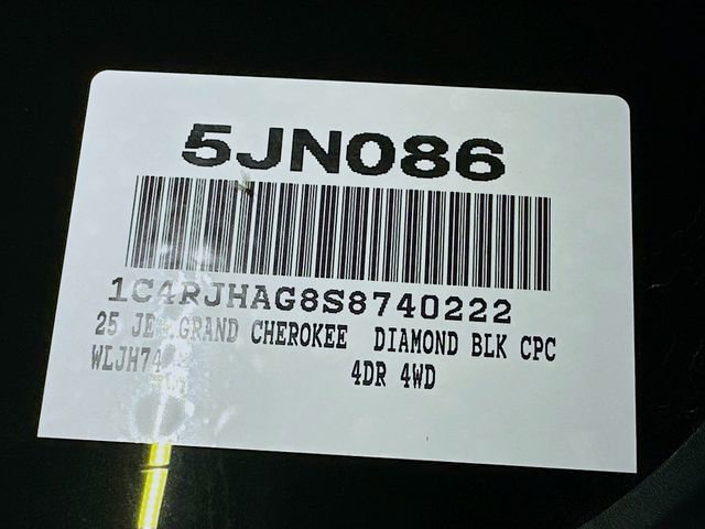 New 2025 Jeep Grand Cherokee Altitude image 24