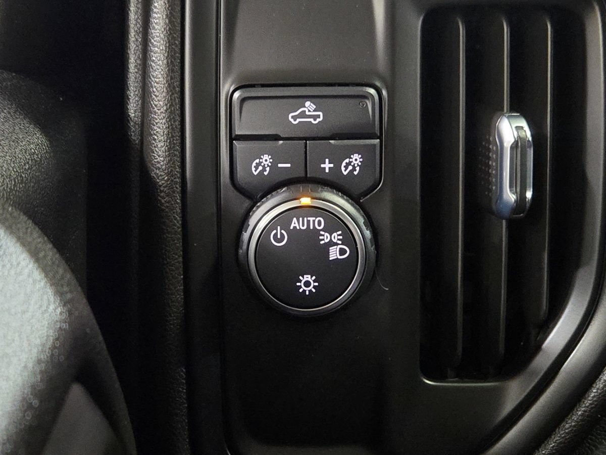 Used 2022 Chevrolet Silverado 1500 Custom RWD image 40