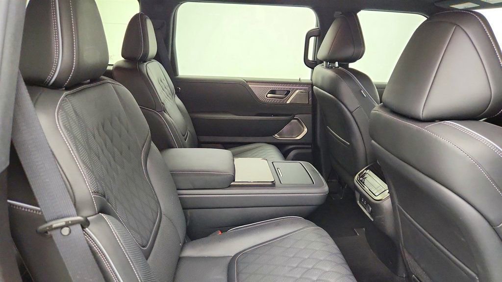 Used 2025 INFINITI QX80 Autograph w/ Premium Cargo Package AWD/4WD image 26