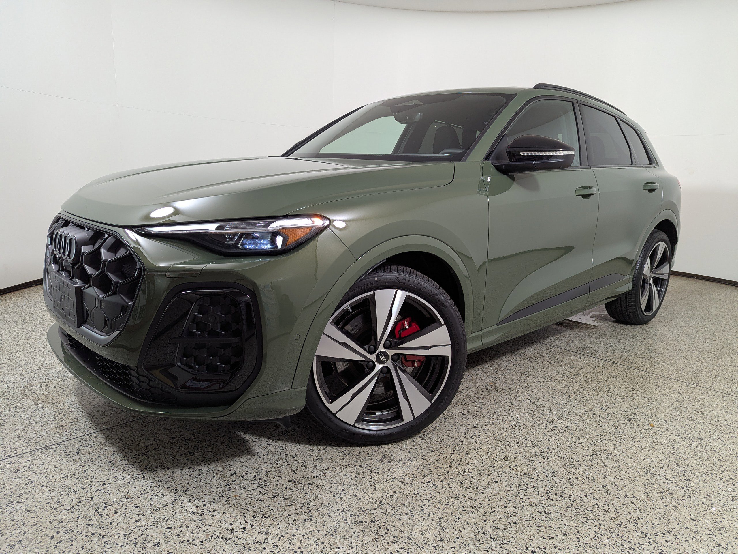 New 2025 Audi SQ5 Premium Plus image 18