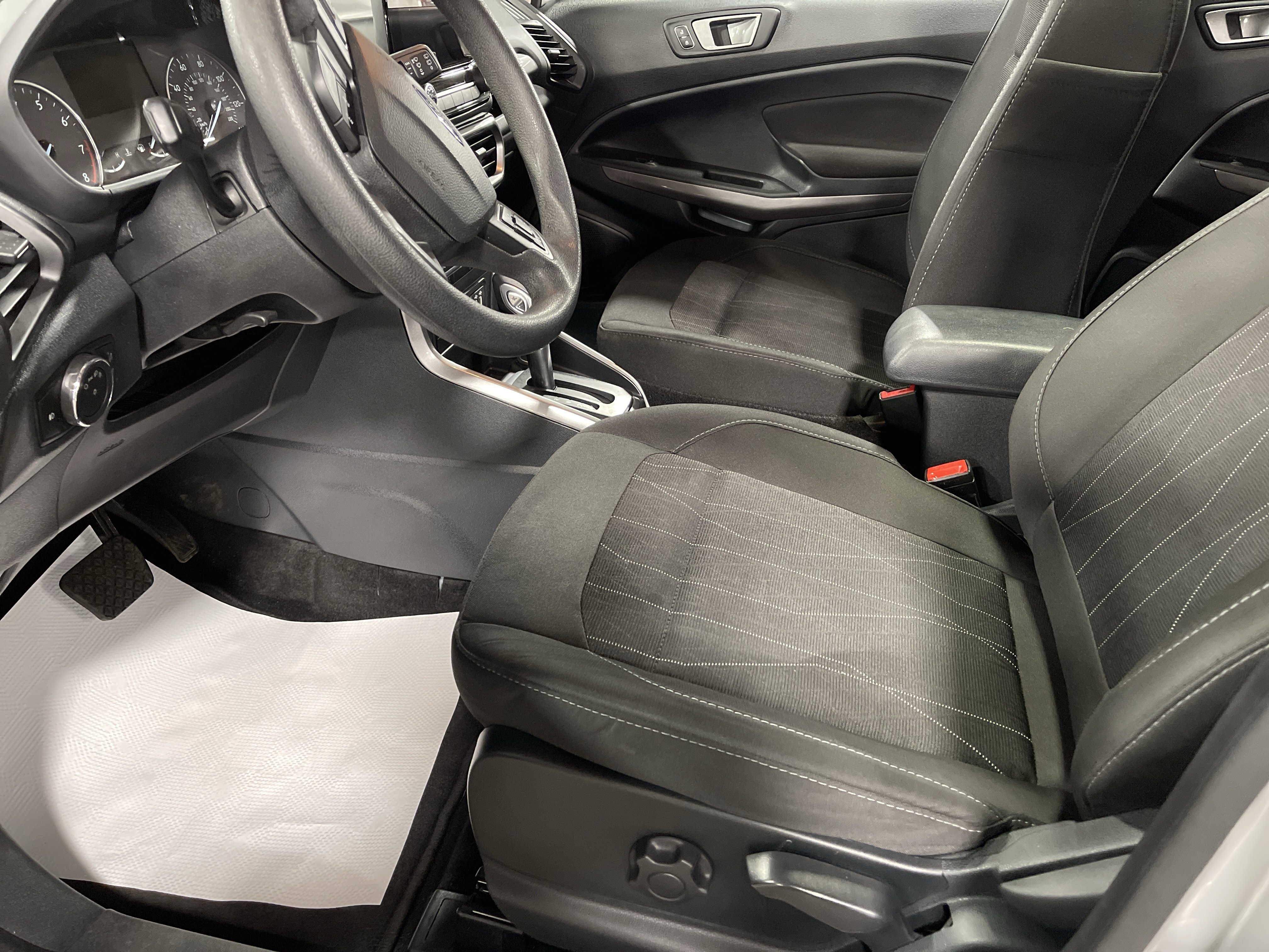 Used 2021 Ford EcoSport SE image 10