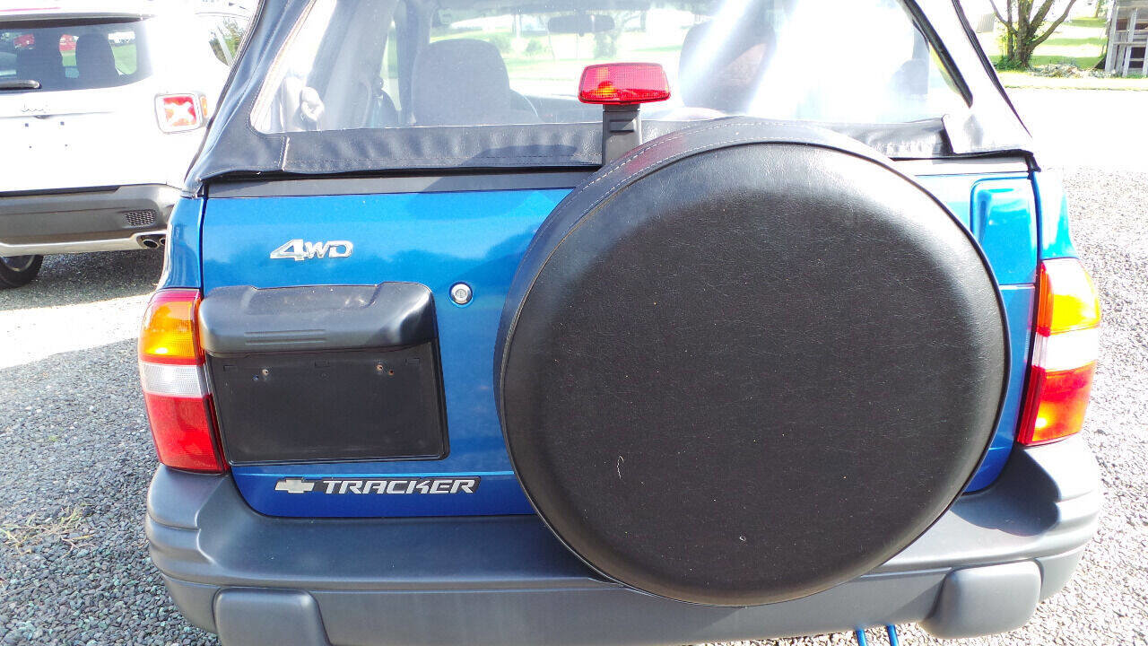 Used 2001 Chevrolet Tracker 4WD Convertible image 6