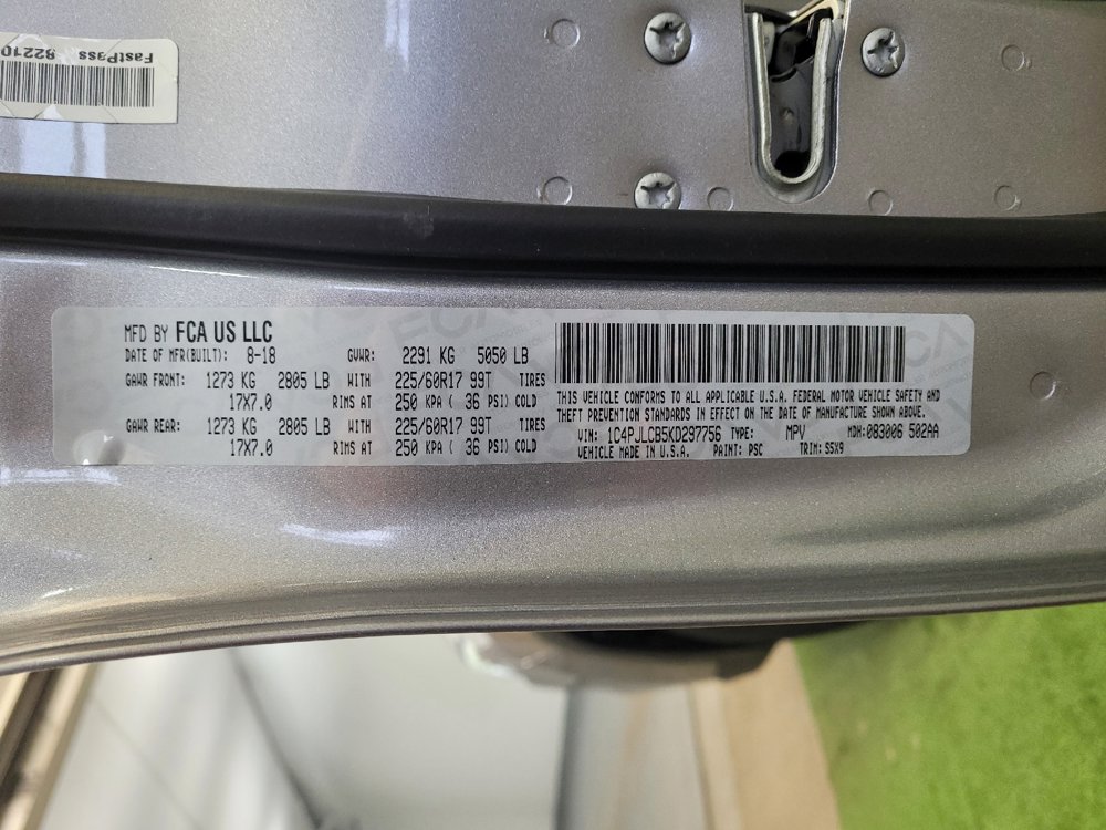 Used 2019 Jeep Cherokee Latitude w/ Popular Appearance Group image 33