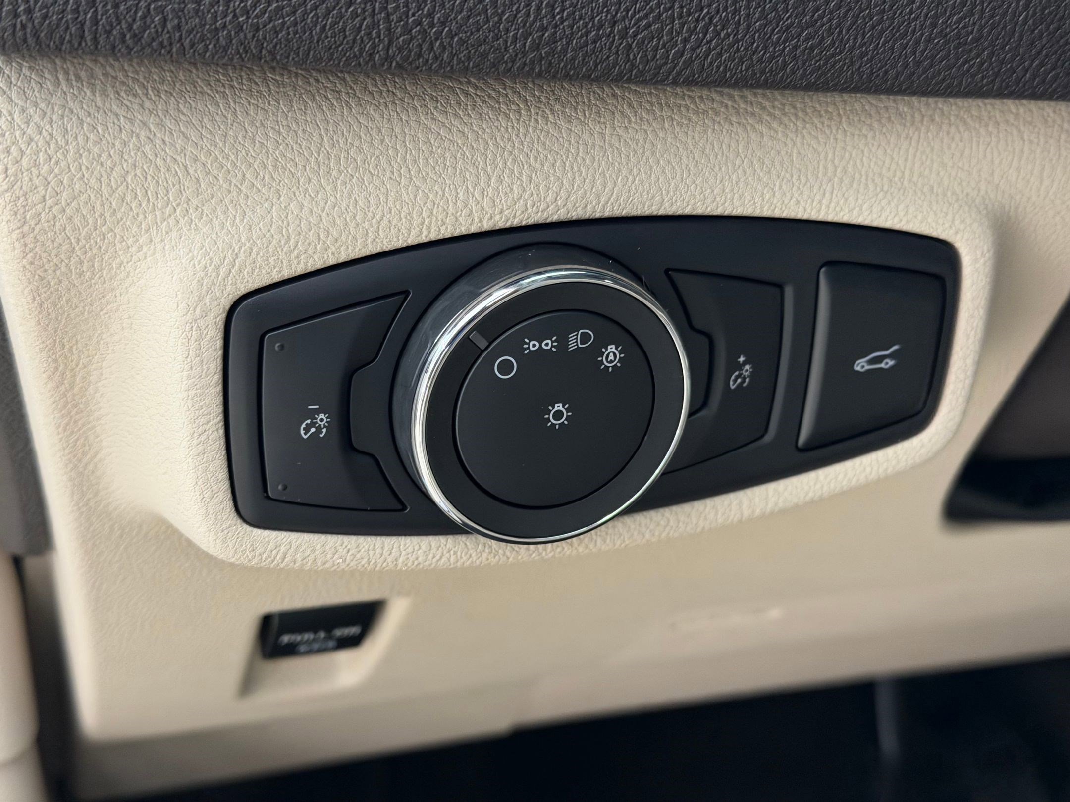 Used 2019 Lincoln MKC Select w/ Select Plus Package image 23