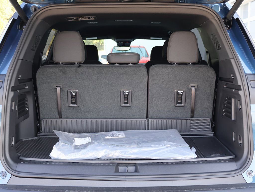 New 2026 Chevrolet Traverse LT w/ Driver Confidence Package image 28
