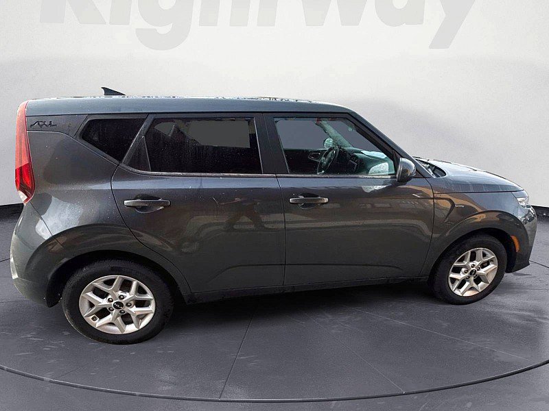 Used 2022 Kia Soul LX w/ Technology Package FWD image 6