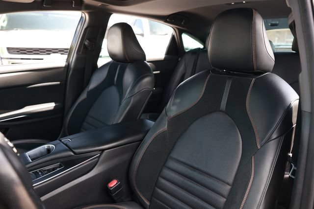 Used 2019 Toyota Avalon Touring FWD image 9