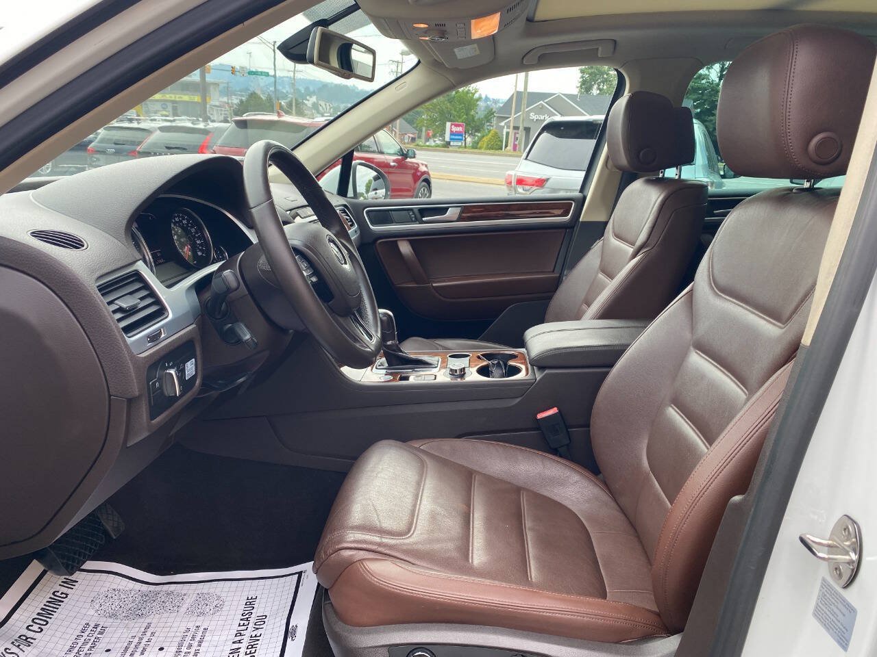 Used 2014 Volkswagen Touareg TDI AWD/4WD image 9