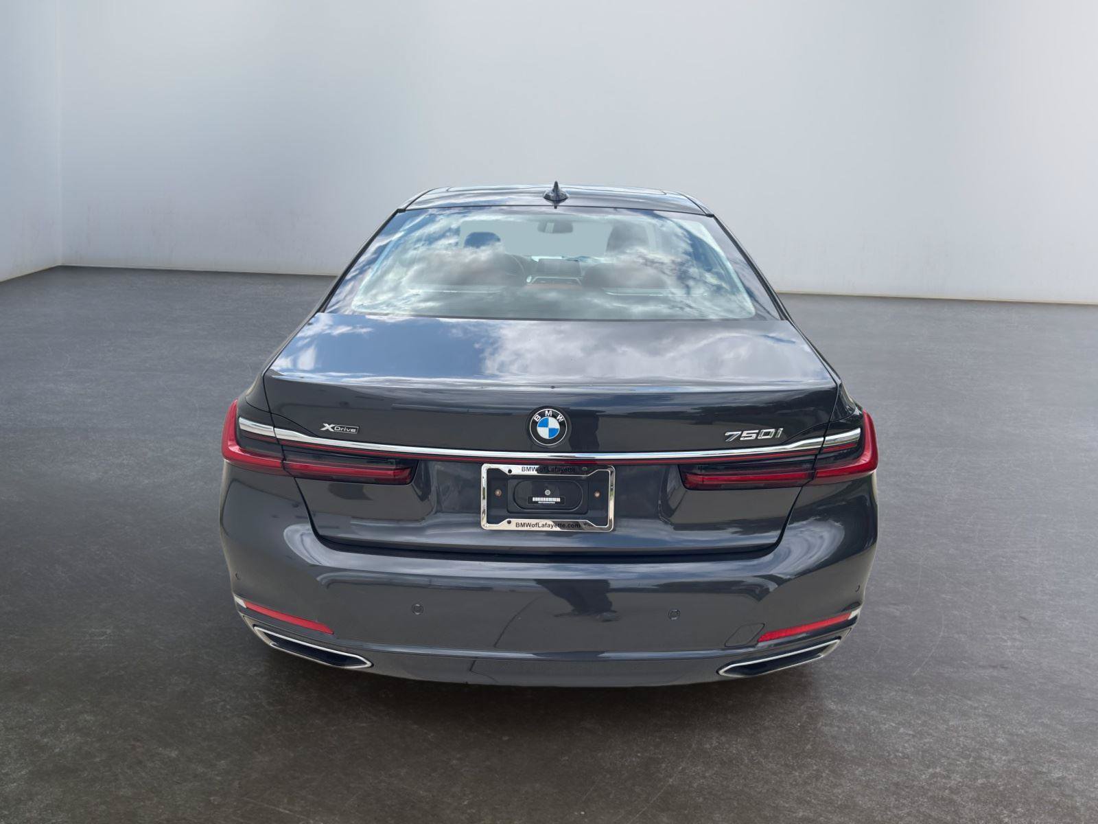 Used 2022 BMW 750Li xDrive AWD/4WD image 14