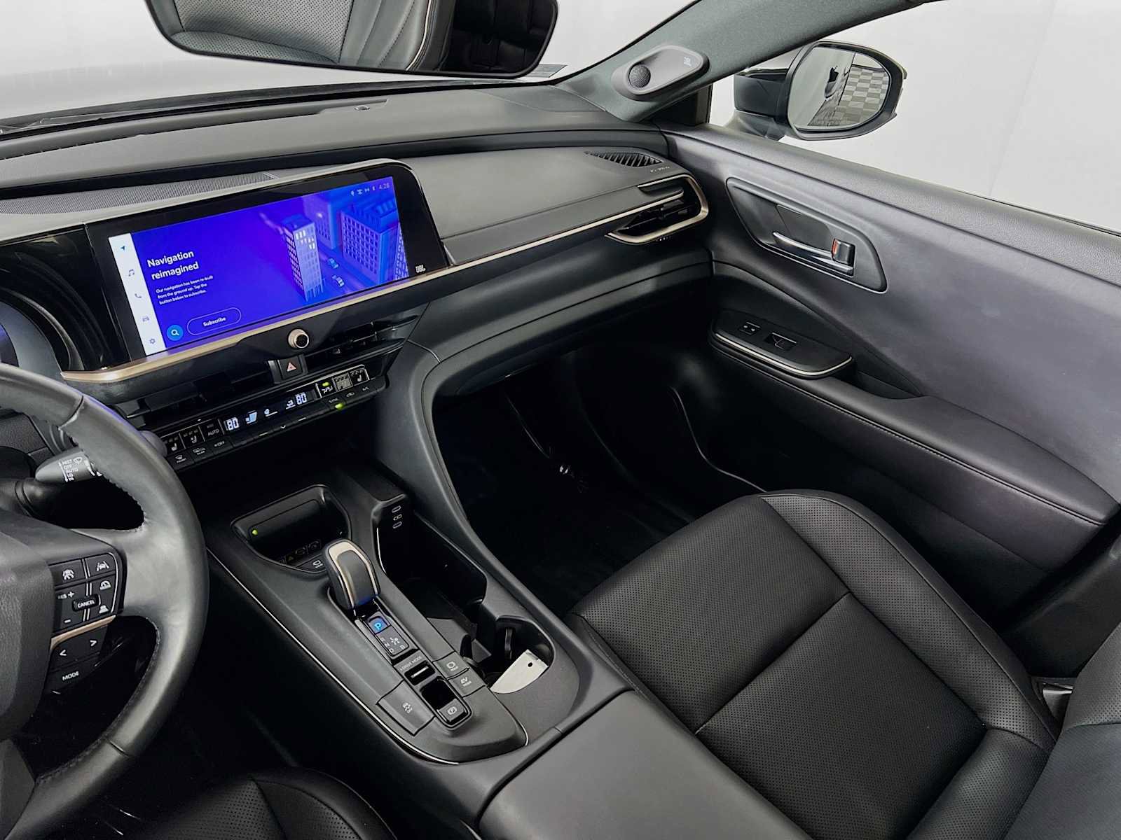 Used 2023 Toyota Crown Limited image 25