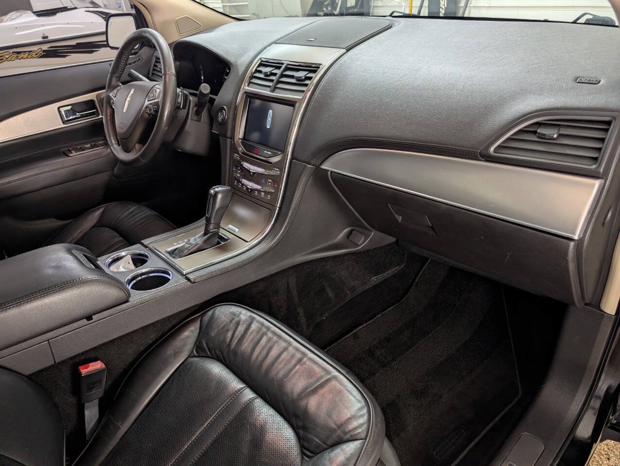 Used 2014 Lincoln MKX AWD w/ Equipment Group 101A image 21