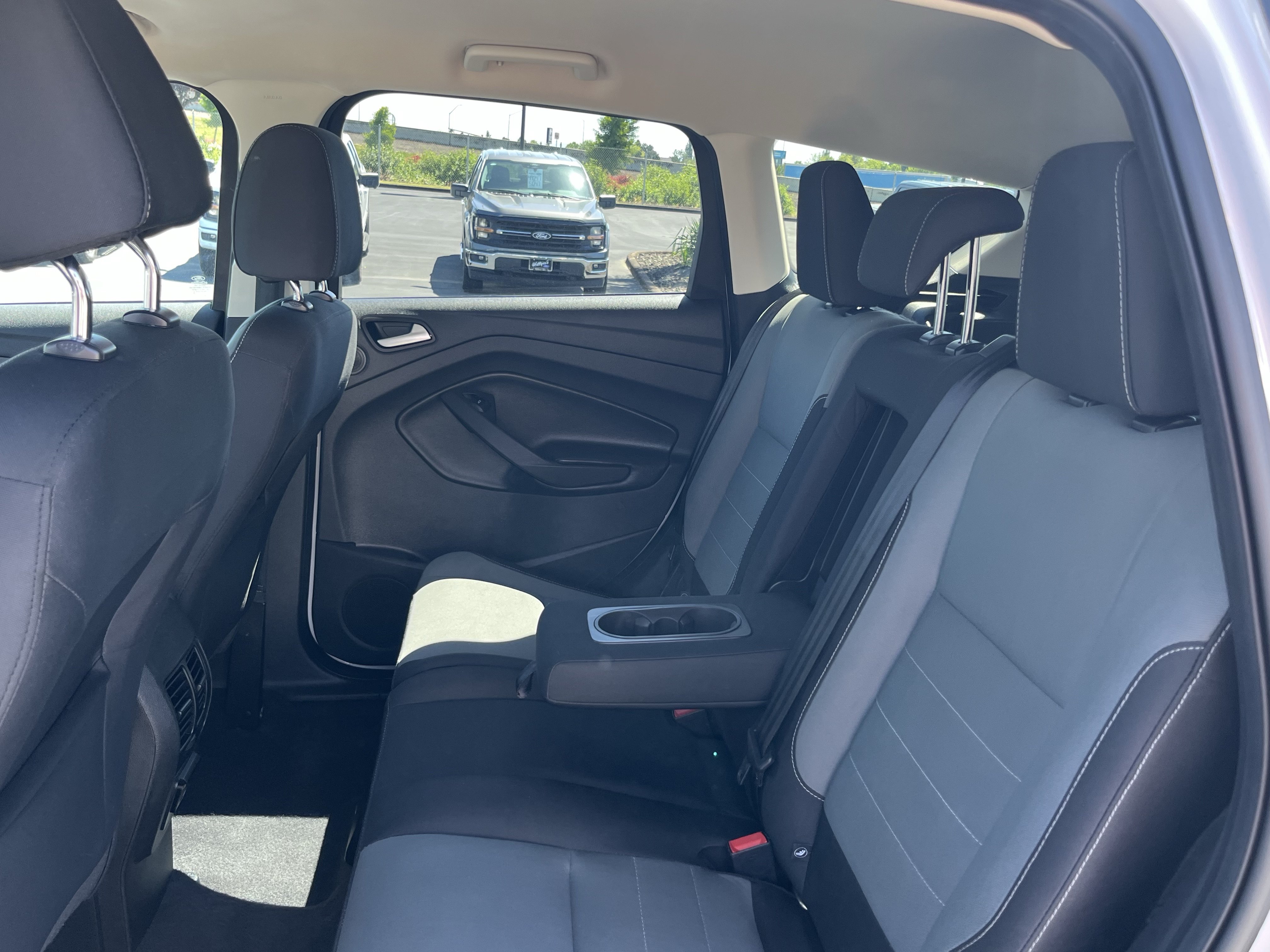Used 2016 Ford Escape SE w/ Equipment Group 201A FWD image 11