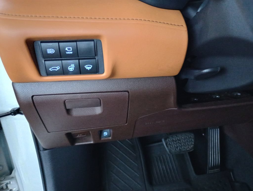 Used 2021 Toyota Highlander Platinum FWD image 15
