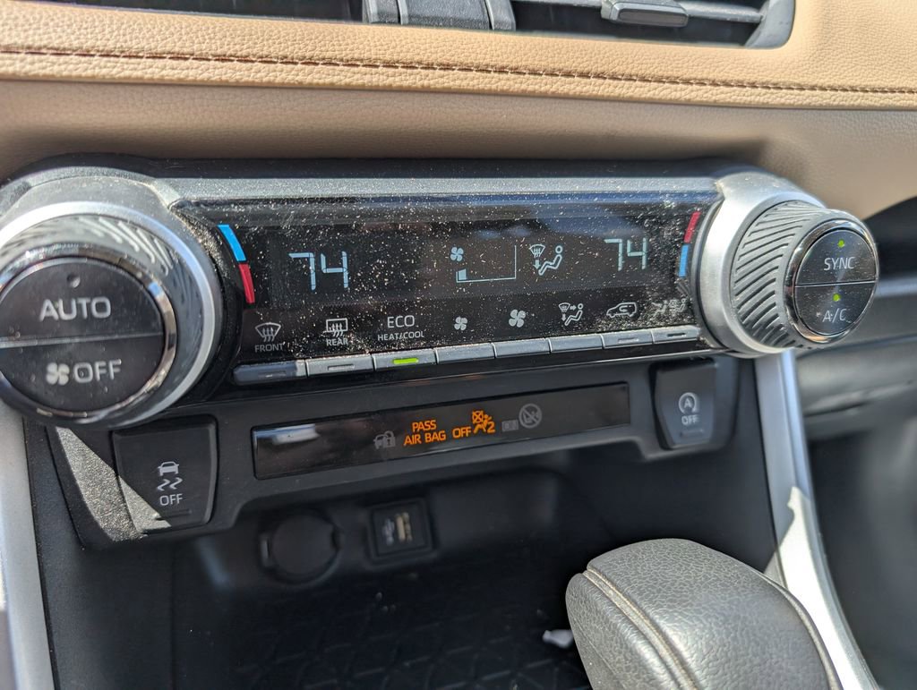 Used 2025 Toyota RAV4 XLE AWD/4WD image 22