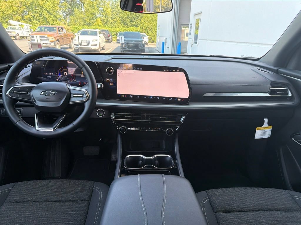 Used 2025 Chevrolet Traverse LT w/ Midnight/Sport Edition FWD image 21