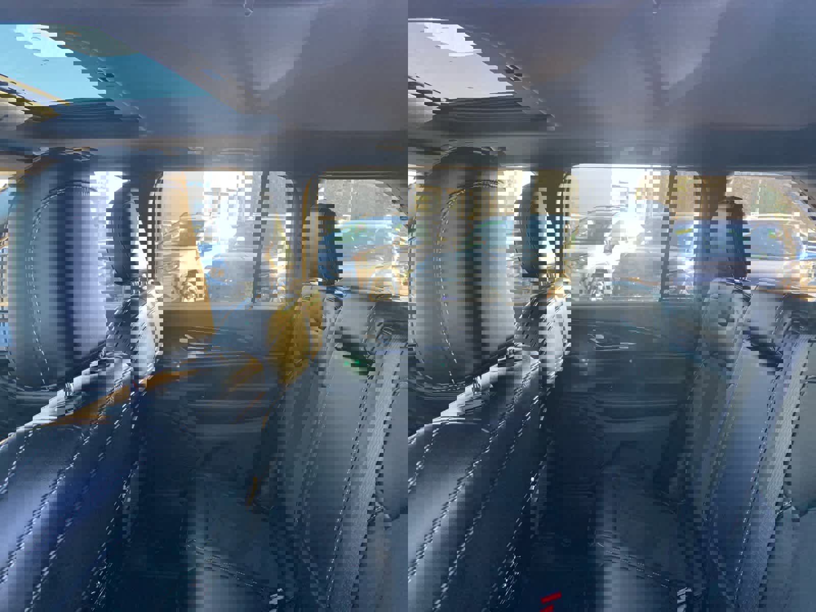 Used 2023 Jeep Grand Cherokee Altitude image 30