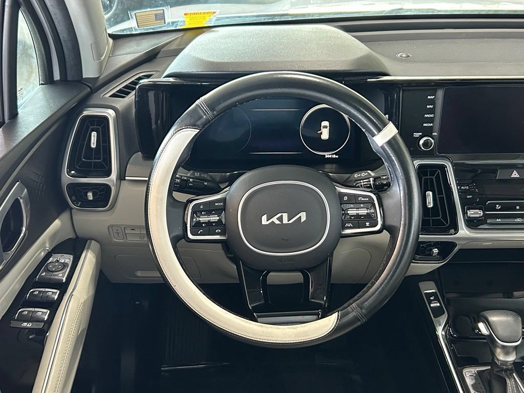 Used 2023 Kia Sorento SX FWD image 9