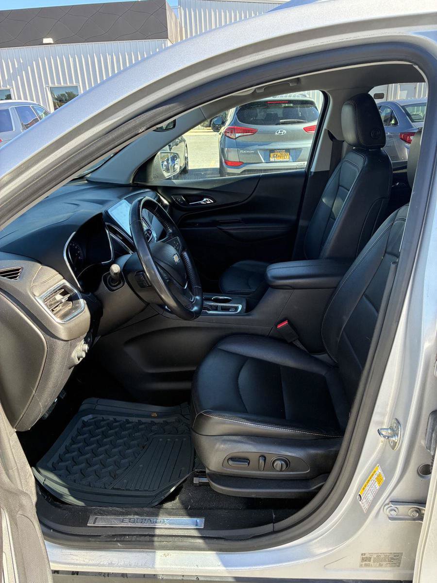 Used 2019 Chevrolet Equinox Premier FWD image 18