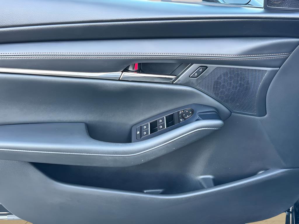 Used 2022 MAZDA MAZDA3 s FWD image 12