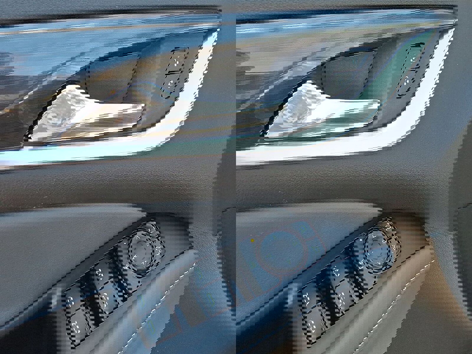 Certified 2024 Buick Enclave Essence w/ Technology Package image 22