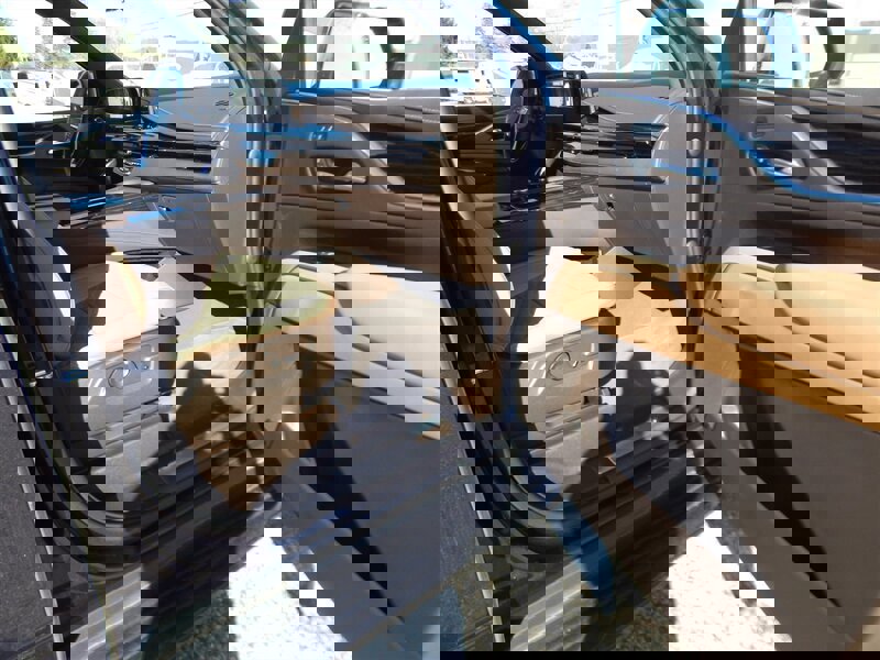 Used 2022 Cadillac Escalade Premium Luxury w/ LPO, Radiant Package image 16