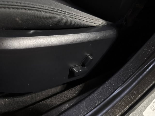 Used 2012 Dodge Avenger SXT FWD image 6