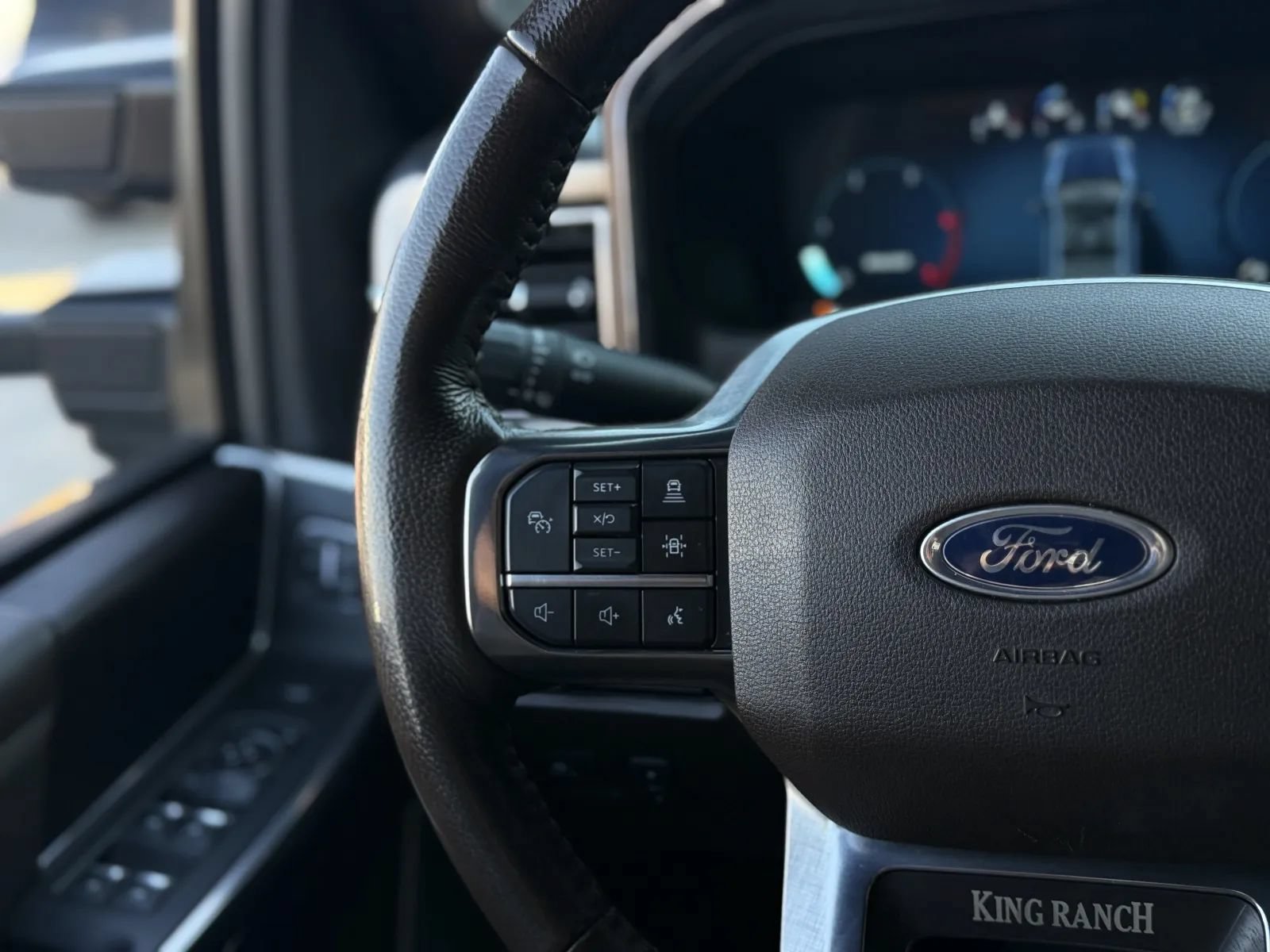Used 2023 Ford F350 King Ranch w/ Chrome Package AWD/4WD image 23