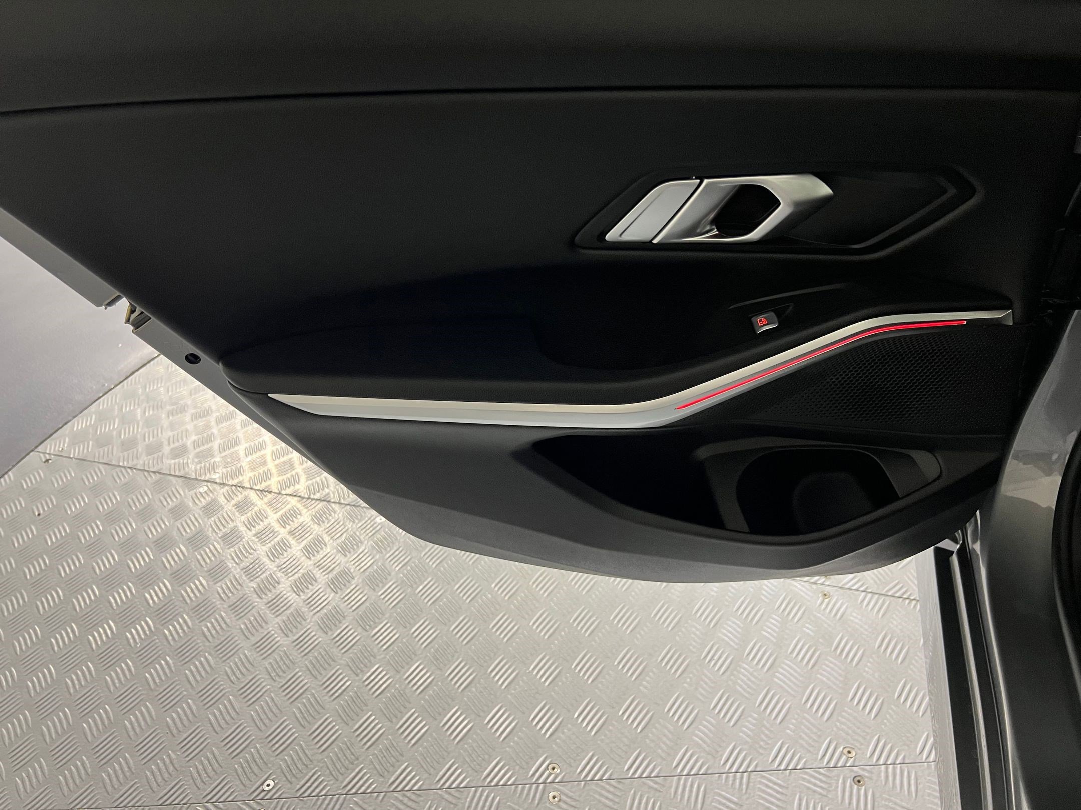 Used 2026 BMW 330i Sedan w/ Convenience Package image 32