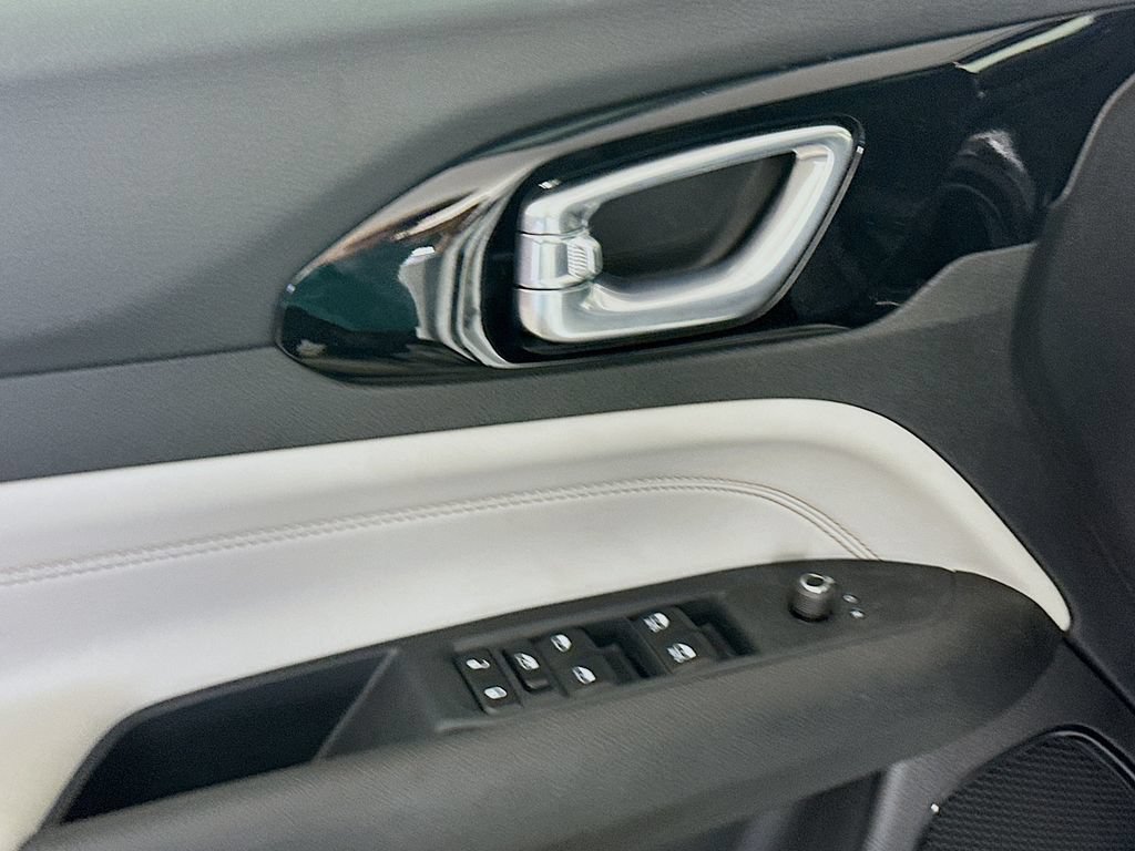 Certified 2025 Jeep Compass Limited AWD/4WD image 26