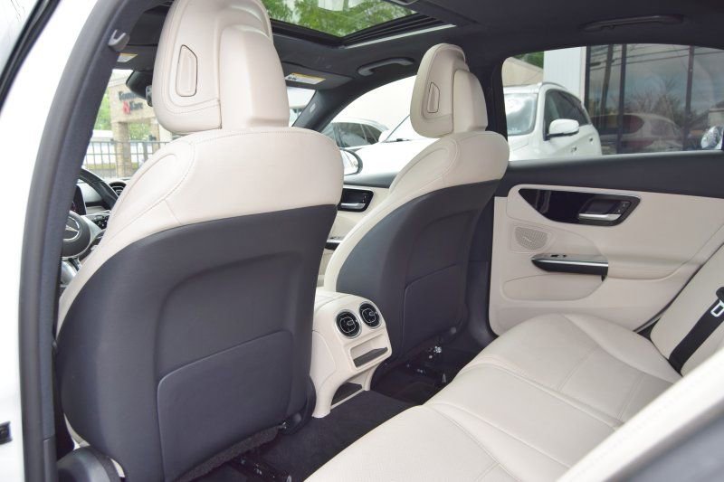 Used 2022 Mercedes-Benz C 300 4MATIC Sedan image 25