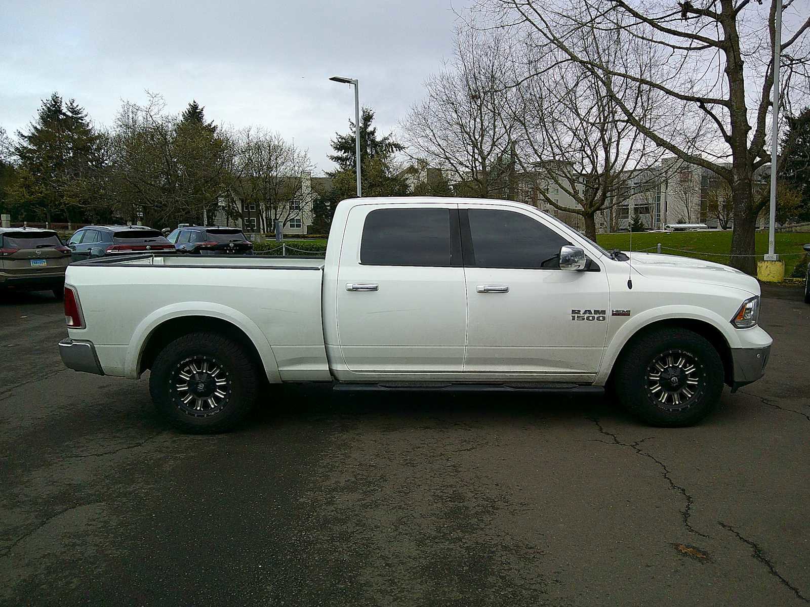 Used 2014 RAM 1500 Laramie w/ Convenience Group image 6
