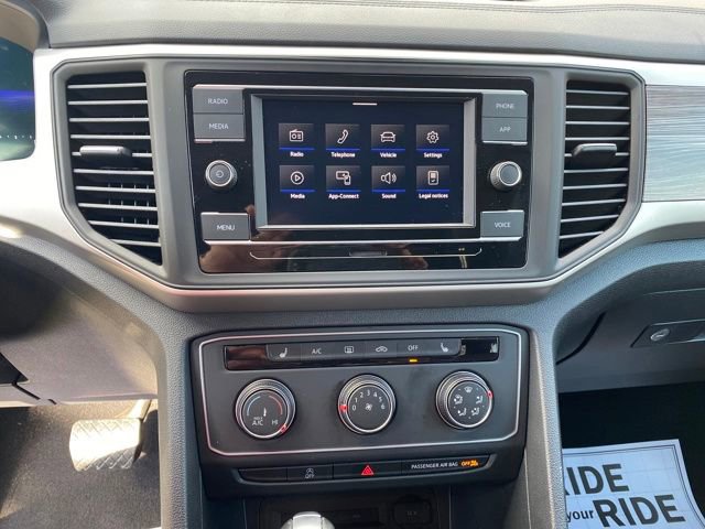 Used 2022 Volkswagen Atlas Cross Sport SE image 31